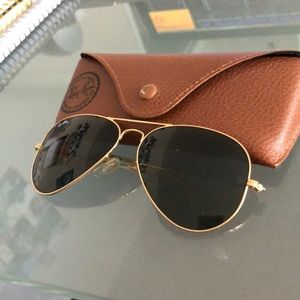 Ray•Ban- Gold aviators